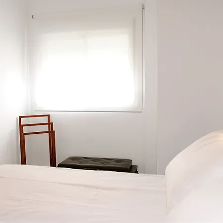Minimal * مالقة